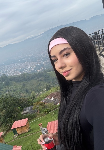 Salome from Colombia — live video chat with girls on FantasyChat